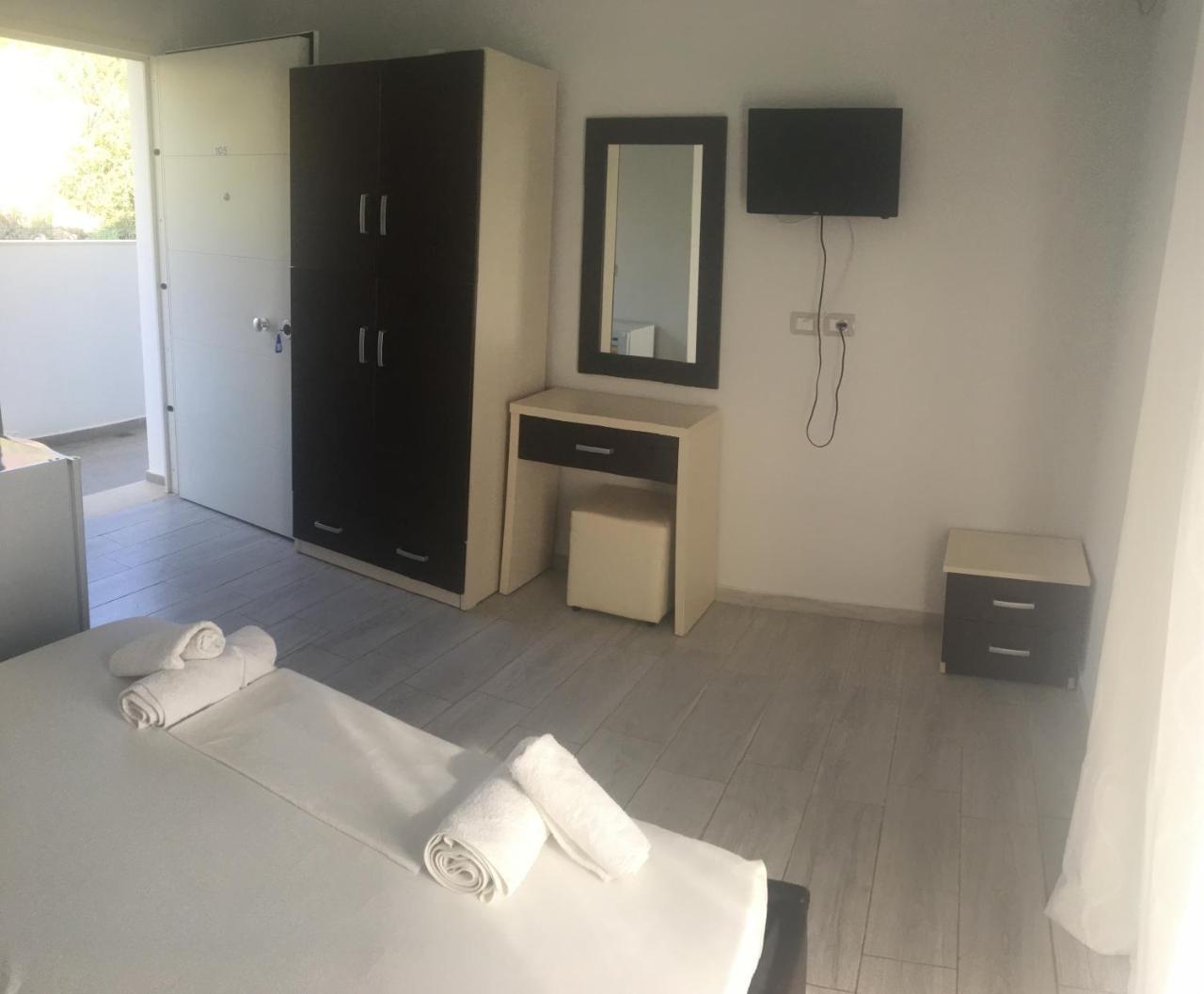 Sea View Hotel Dhermi Ngoại thất bức ảnh